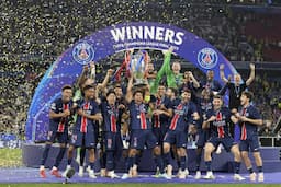 La UEFA sanciona al PSG por la violencia de sus ultras